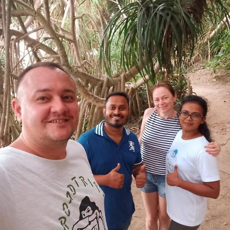 Kiralawella Beach Inn Matara Ngoại thất bức ảnh