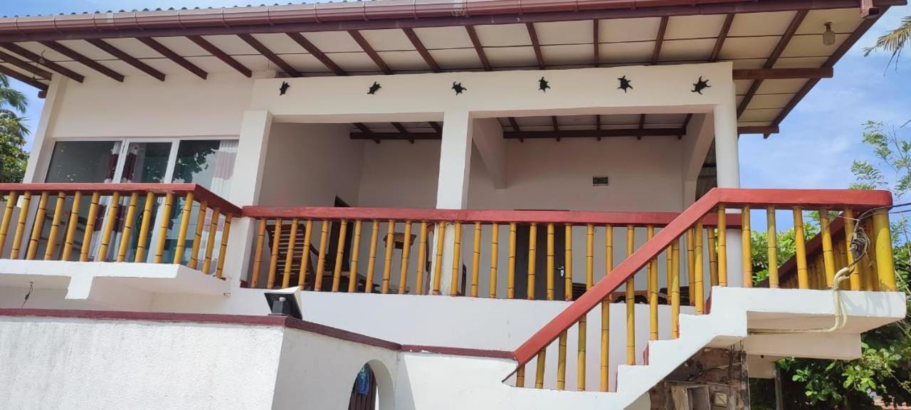 Kiralawella Beach Inn Matara Ngoại thất bức ảnh