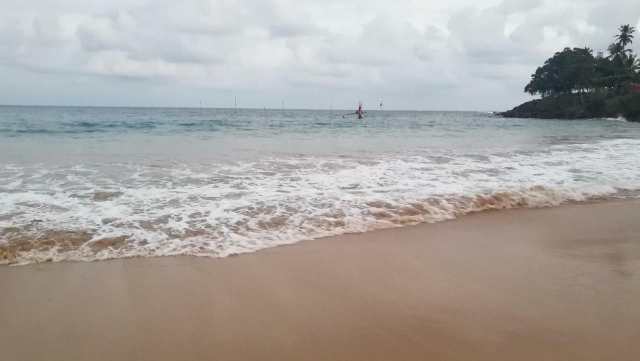 Kiralawella Beach Inn Matara Ngoại thất bức ảnh