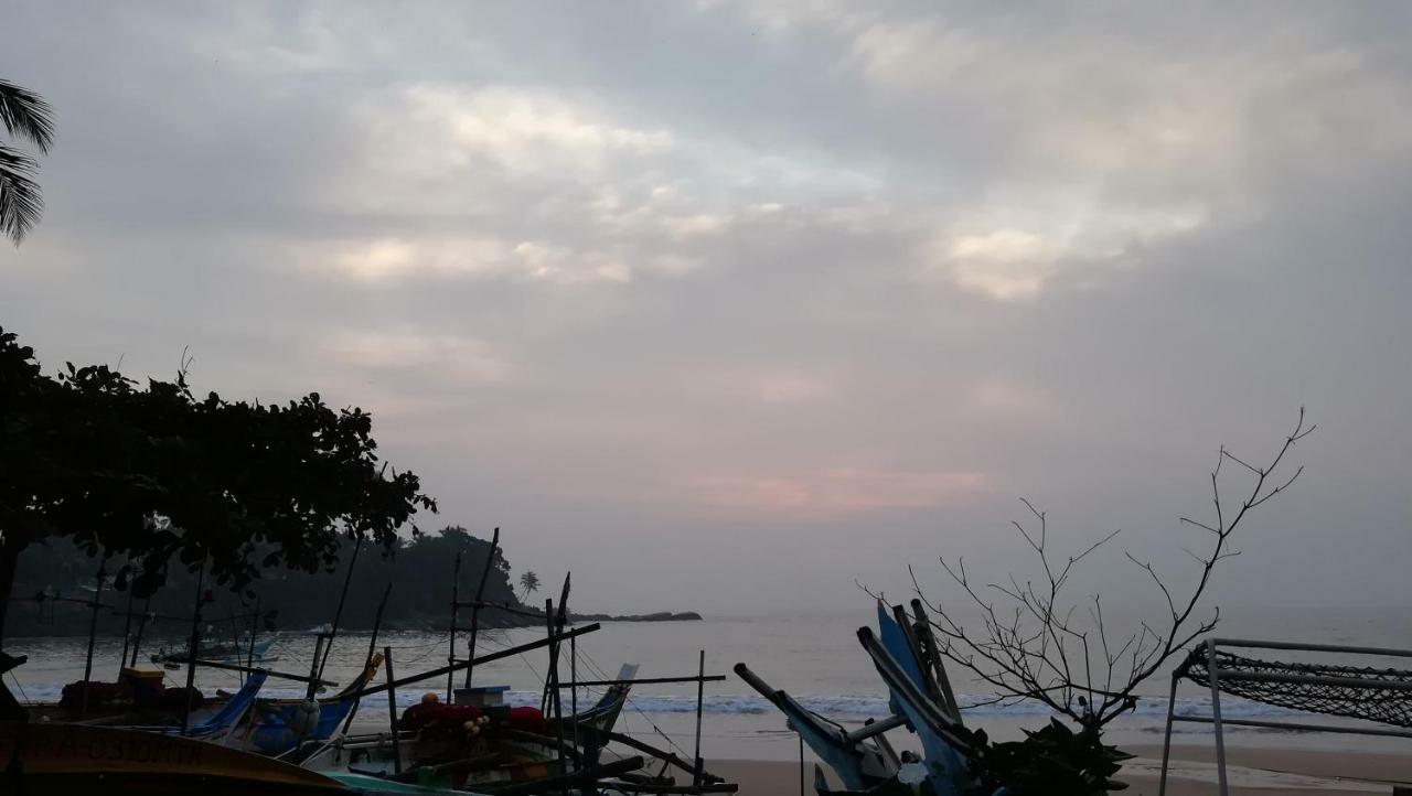 Kiralawella Beach Inn Matara Ngoại thất bức ảnh